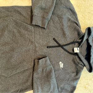 NIKE Sportswear Men’s Pullover Club Hoodie